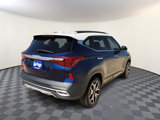 Used 2022 Kia Seltos SX image 4