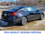 Used 2024 Nissan Altima 2.5 SV image 3