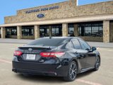 Used 2018 Toyota Camry SE image 5