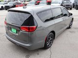 Used 2020 Chrysler Pacifica Touring w/ S Appearance Package image 5