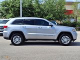 Used 2018 Jeep Grand Cherokee Laredo image 3