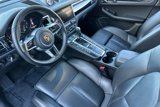 Certified 2021 Porsche Macan image 4