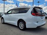 Used 2021 Chrysler Pacifica Touring-L w/ Uconnect Theater Family Group image 4