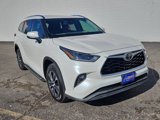Used 2021 Toyota Highlander XLE image 2
