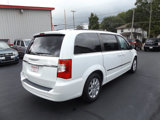 Used 2016 Chrysler Town & Country Touring image 6