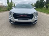 Used 2022 GMC Terrain SLE w/ Driver Convenience Package image 2