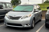 Used 2014 Toyota Sienna L image 2
