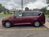Used 2019 Chrysler Pacifica Touring-L image 5