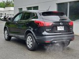 Used 2018 Nissan Rogue Sport S image 5
