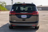 Used 2022 Chrysler Pacifica Touring-L image 6