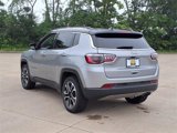 Used 2022 Jeep Compass Limited image 3