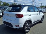 Used 2023 Hyundai Venue Limited w/ Cargo Package image 5