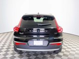 Used 2021 Volvo XC40 T5 Momentum image 5