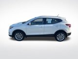 Used 2020 Nissan Rogue Sport SV image 2