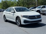 Used 2023 Volkswagen Jetta SE image 2