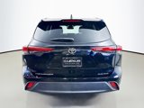 Used 2021 Toyota Highlander XLE image 6