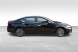 Used 2025 Nissan Altima 2.5 SV image 4