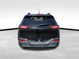 Used 2017 Jeep Cherokee Limited image 5