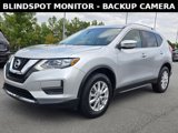 Used 2017 Nissan Rogue SV image 3