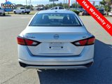Used 2023 Nissan Altima 2.5 SV image 4