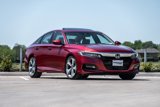 Used 2018 Honda Accord Touring image 2