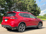 Used 2017 Nissan Rogue SL image 3