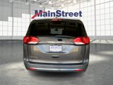 Used 2017 Chrysler Pacifica Touring-L w/ Tire & Wheel Group image 4