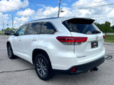 Used 2017 Toyota Highlander XLE image 3