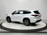 Used 2022 Toyota Highlander XLE image 6