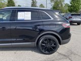Used 2022 Lincoln Nautilus Reserve w/ Monochromatic Package image 4
