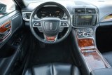 Used 2018 Lincoln Continental Select image 4