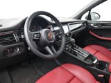 Used 2025 Porsche Macan image 4
