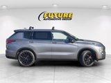 Used 2022 Mitsubishi Outlander SE image 3