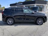 Used 2023 GMC Terrain SLT image 2
