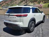 Used 2022 Nissan Pathfinder SV image 3