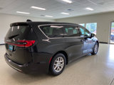 Used 2023 Chrysler Pacifica Touring-L image 5