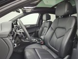 Certified 2025 Porsche Macan image 5