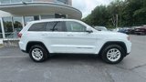 Used 2020 Jeep Grand Cherokee Laredo image 5