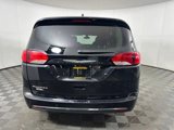 Used 2017 Chrysler Pacifica Touring-L image 4