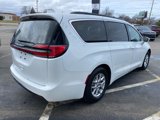 Used 2022 Chrysler Pacifica Touring-L image 5