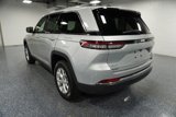 Used 2023 Jeep Grand Cherokee Limited image 2
