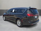 Used 2023 Chrysler Pacifica Touring-L image 3
