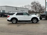 Used 2022 Ford Explorer XLT image 2