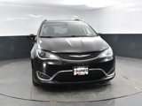 Used 2019 Chrysler Pacifica Touring-L image 2