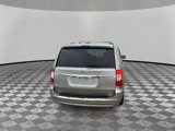 Used 2013 Chrysler Town & Country Touring-L w/ Driver Convenience Group image 4