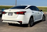 Used 2024 Nissan Altima 2.5 SV image 2