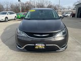 Used 2018 Chrysler Pacifica Touring-L image 2