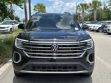 Used 2024 Volkswagen Atlas SE w/ Panoramic Sunroof Package image 2