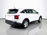 Certified 2022 Kia Sorento LX image 5