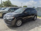 Used 2017 Nissan Rogue SV image 2